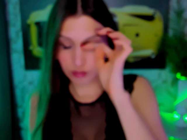 Mollyinyourmind's BongaCams show and profile