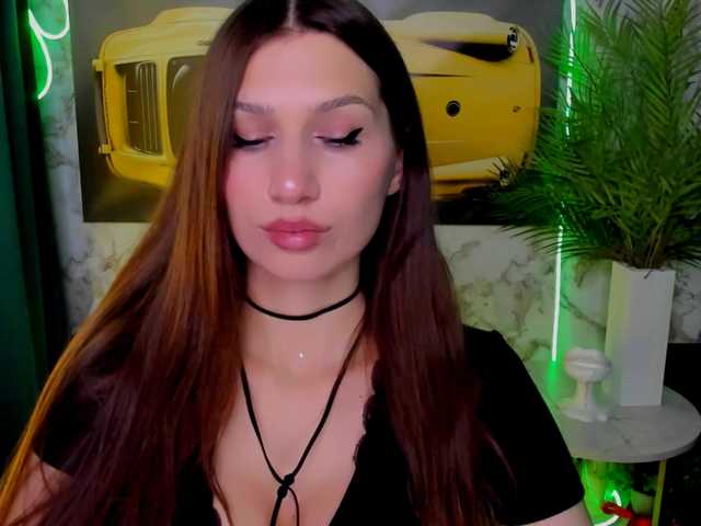 Mollyinyourmind's BongaCams show and profile