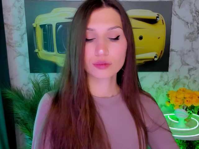 Mollyinyourmind's BongaCams show and profile