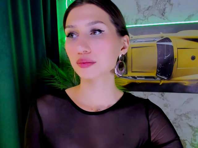 Mollyinyourmind's BongaCams show and profile