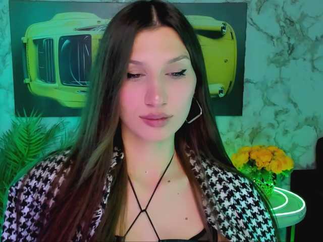 Mollyinyourmind's BongaCams show and profile