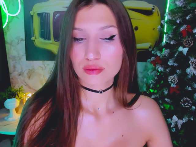 Mollyinyourmind's BongaCams show and profile