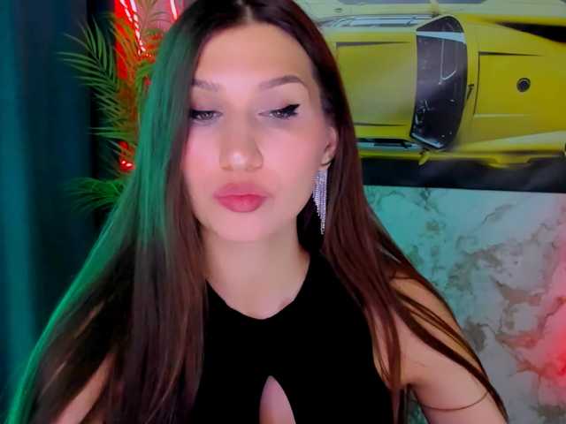 Mollyinyourmind's BongaCams show and profile