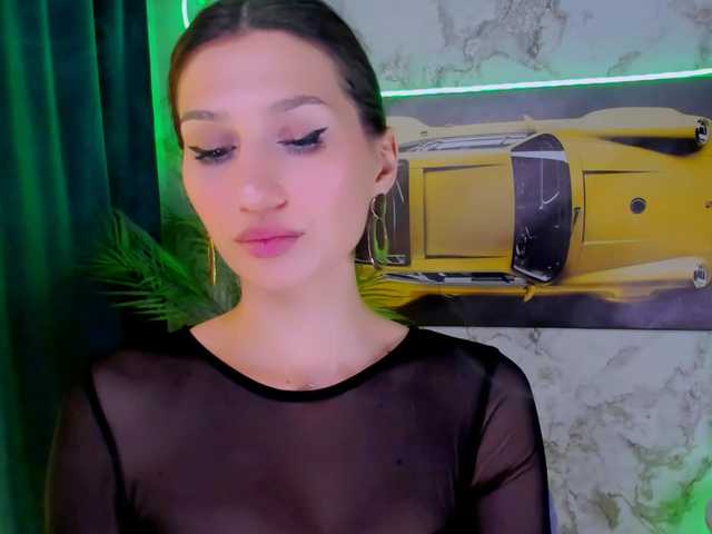 Mollyinyourmind's BongaCams show and profile