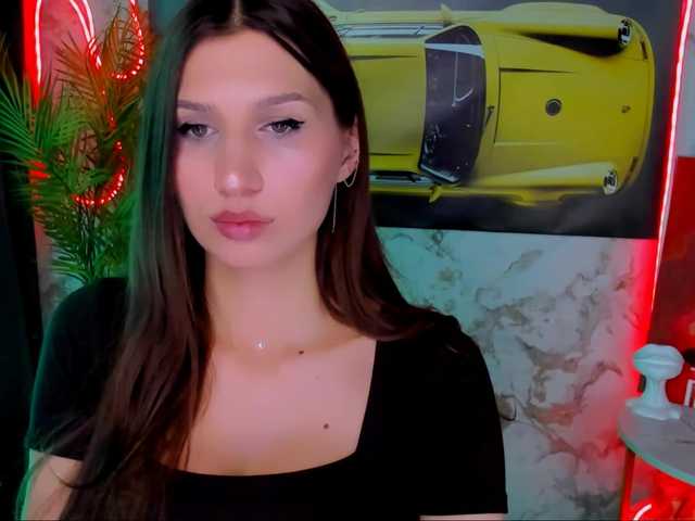 Mollyinyourmind's BongaCams show and profile