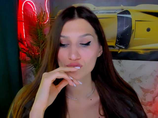 Mollyinyourmind's BongaCams show and profile