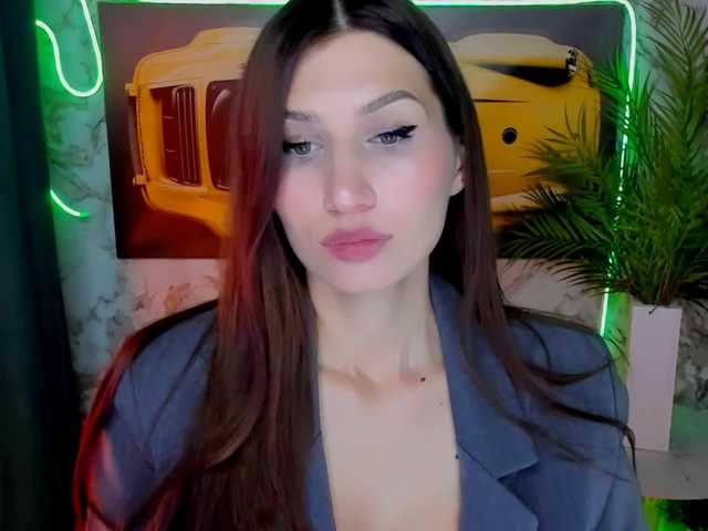 Mollyinyourmind's BongaCams show and profile