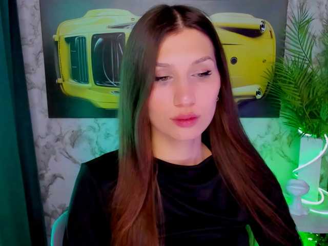 le modèle MollyDia est en webcam porno dans un show sur le site bongacams, il possède les tags suivants: White/Caucasian,Brunette,Shaved