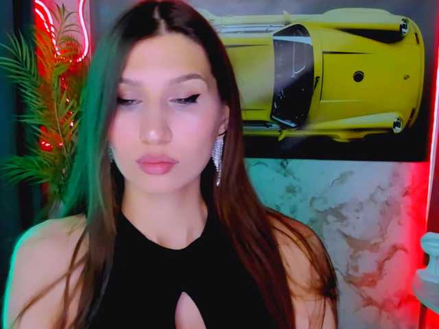 Mollyinyourmind's BongaCams show and profile