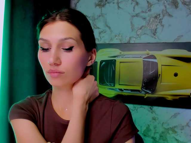 Mollyinyourmind's BongaCams show and profile