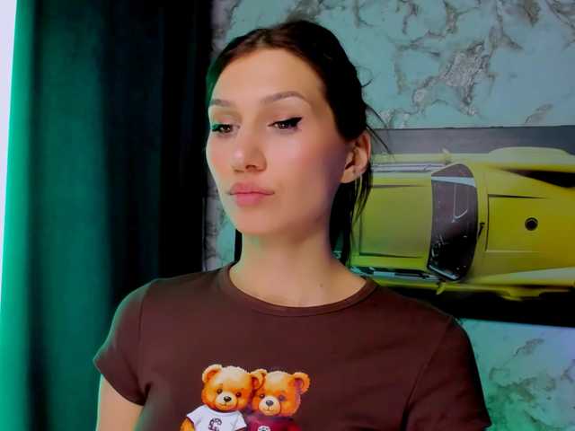 Mollyinyourmind's BongaCams show and profile