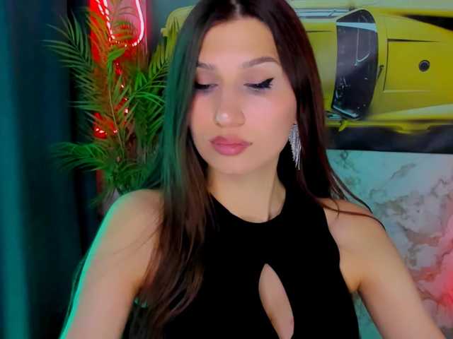 Mollyinyourmind's BongaCams show and profile