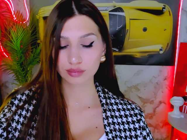 Mollyinyourmind's BongaCams show and profile