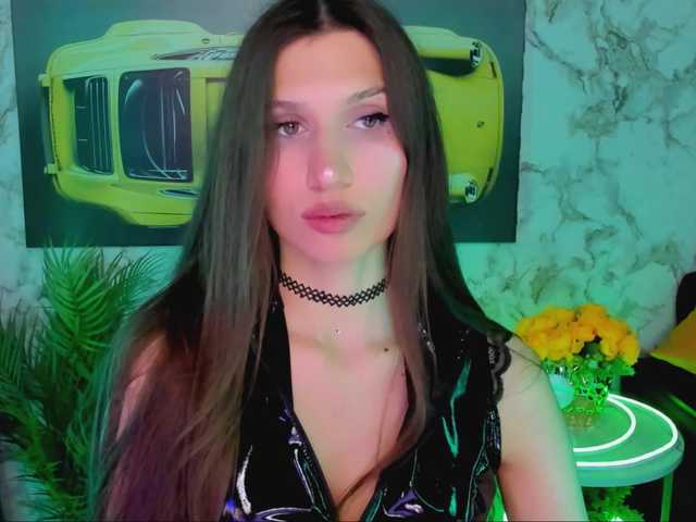 Mollyinyourmind's BongaCams show and profile