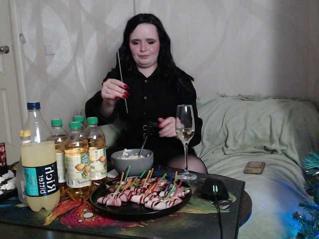 Lizzi-Peach's BongaCams show and profile