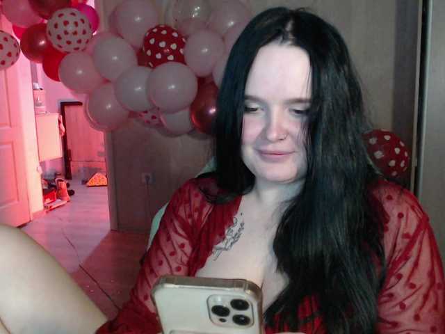 Lizzi-Peach's BongaCams show and profile