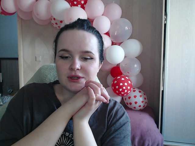 Lizzi-Peach's BongaCams show and profile