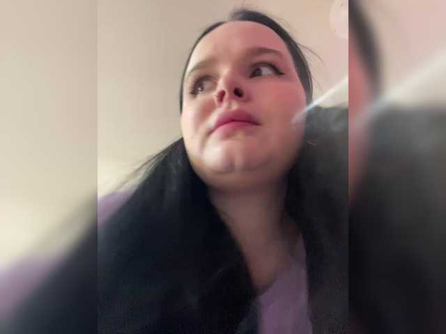 Lizzi-Peach live cam