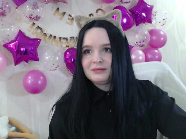 Lizzi-Peach's BongaCams show and profile