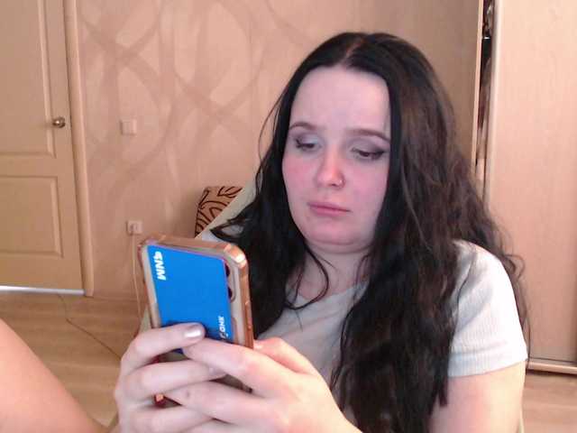 Lizzi-Peach from BongaCams