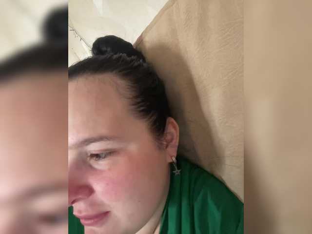 Lizzi-Peach's BongaCams show and profile