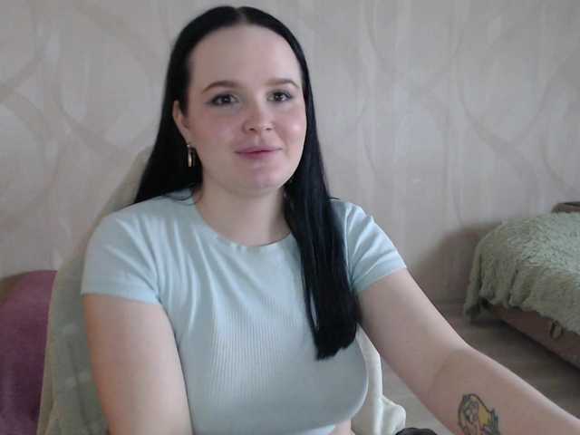 Lizzi-Peach's BongaCams show and profile