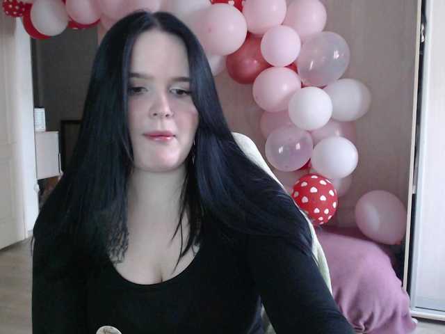 Lizzi-Peach's BongaCams show and profile