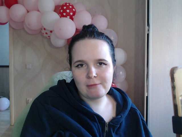 Lizzi-Peach's BongaCams show and profile