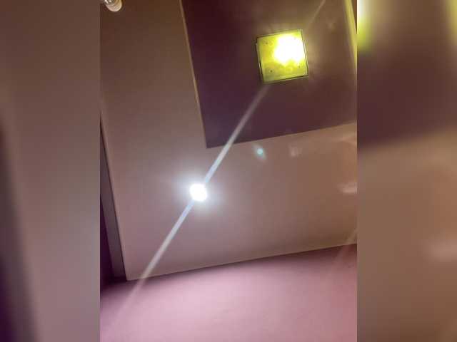 Lizzi-Peach's BongaCams show and profile