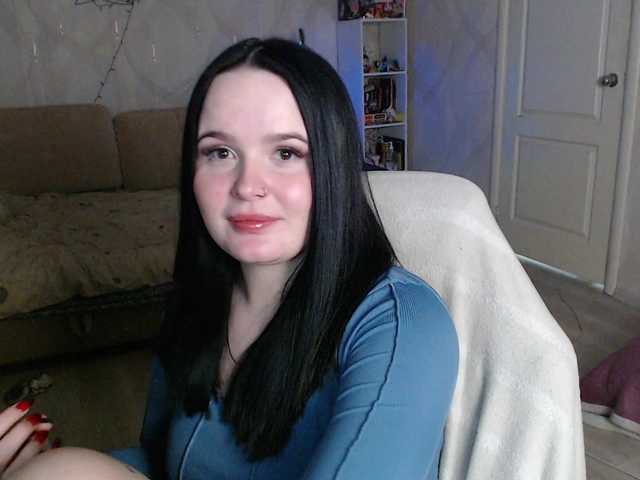Lizzi-Peach's BongaCams show and profile