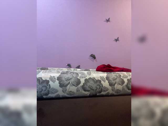 Lizzi-Peach's BongaCams show and profile