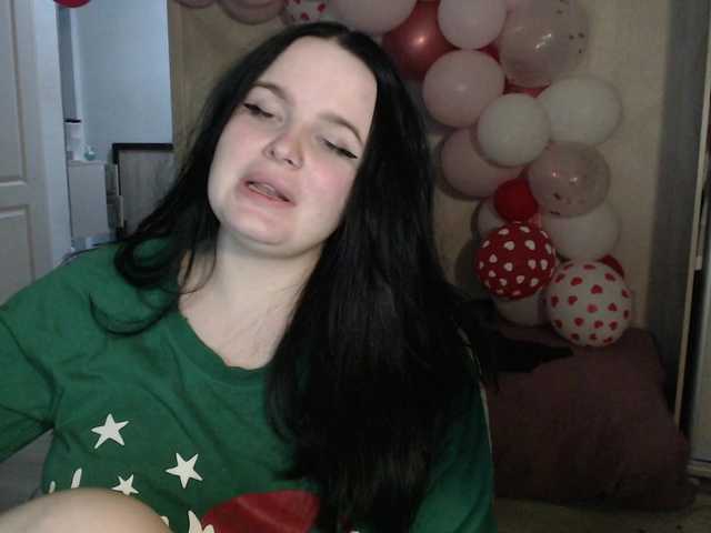 Lizzi-Peach's BongaCams show and profile