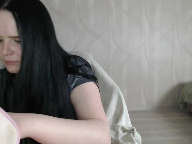 Lizzi-Peach's BongaCams show and profile