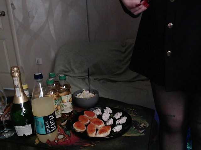 Lizzi-Peach's BongaCams show and profile