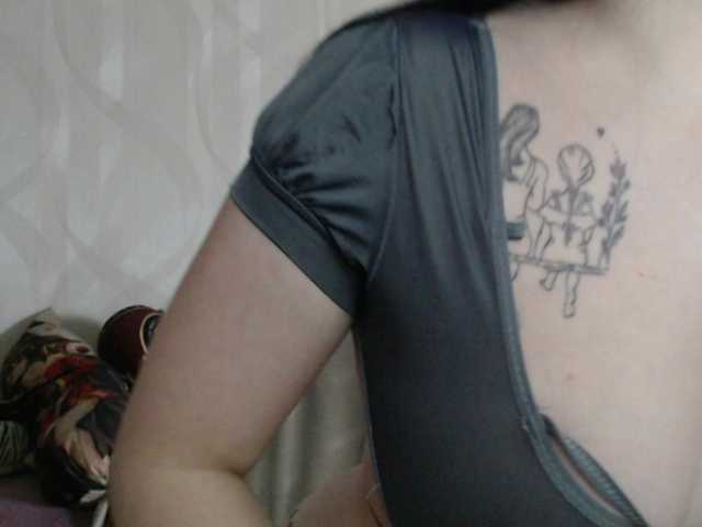 Lizzi-Peach's BongaCams show and profile