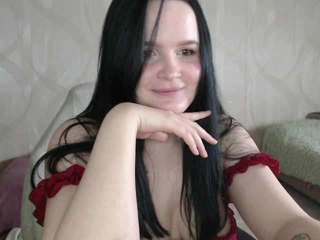 Lizzi-Peach's BongaCams show and profile