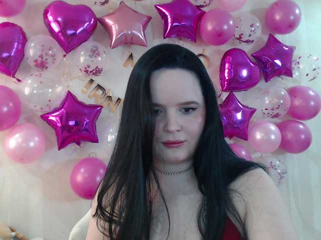 Lizzi-Peach's BongaCams show and profile