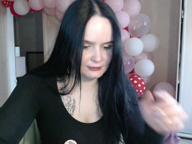 Lizzi-Peach's BongaCams show and profile