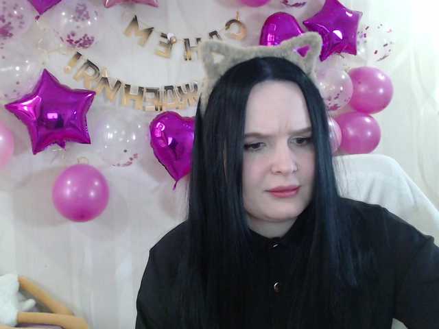 Lizzi-Peach's BongaCams show and profile