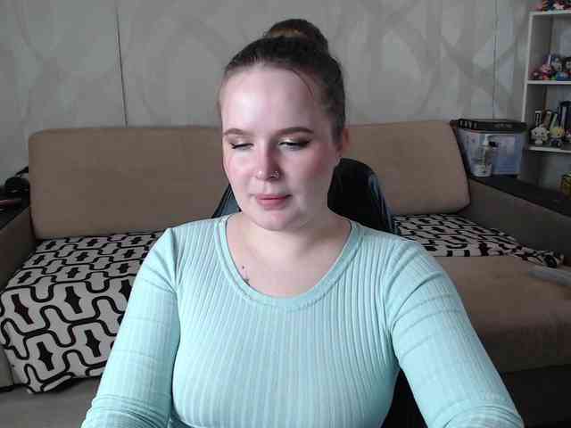 Lizzi-Peach webcam