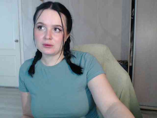 Lizzi-Peach webcam