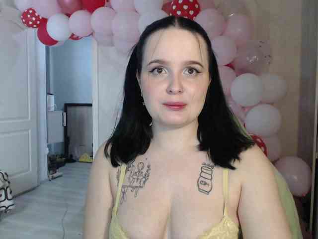 Lizzi-Peach webcam