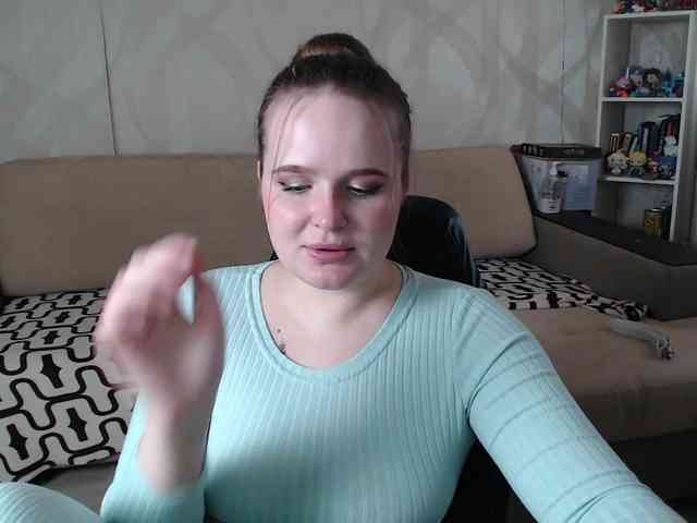 Lizzi-Peach webcam