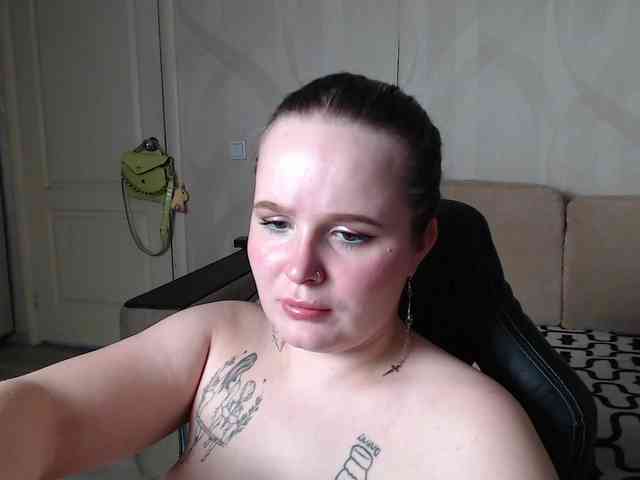 Lizzi-Peach webcam