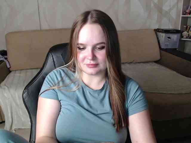 Lizzi-Peach webcam