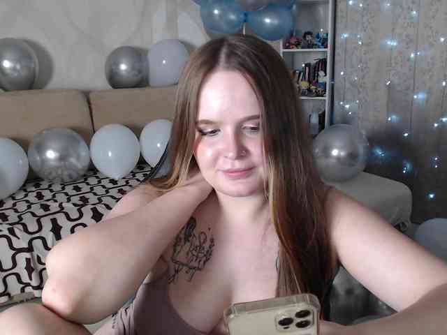 Lizzi-Peach webcam