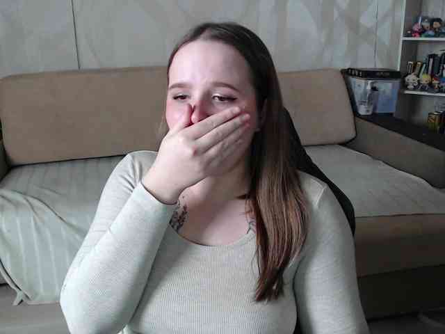 Lizzi-Peach webcam