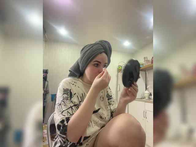 webcam live porno Lizzi-Peach