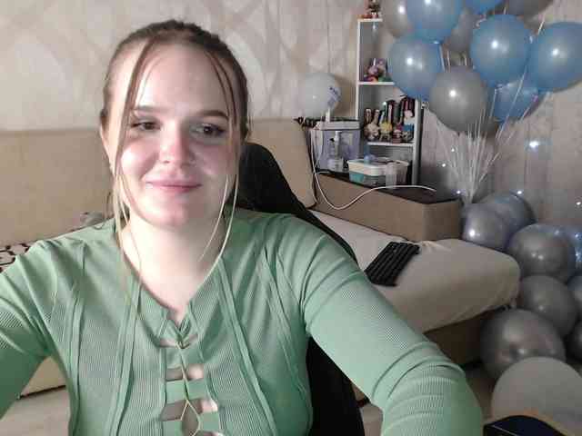 Lizzi-Peach webcam
