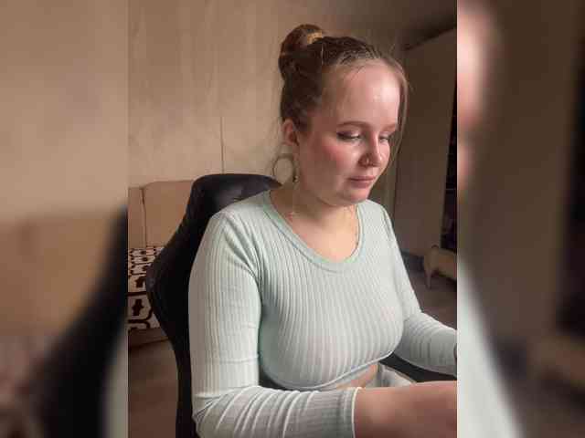 Lizzi-Peach bongacams